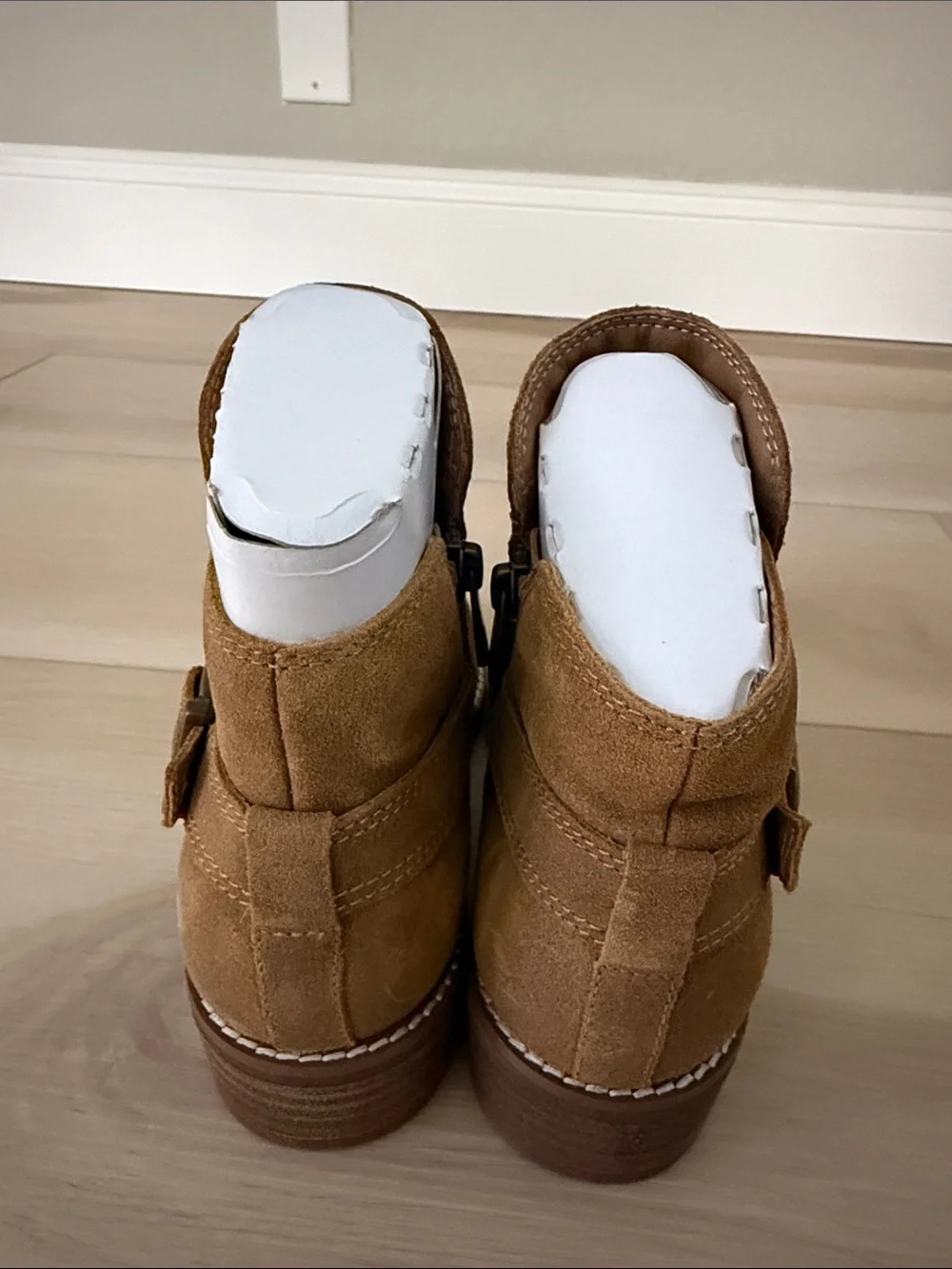 NWOB Earth Etnaira Women's Tan Suede Ankle Boot with Buckle Sizes 5 & 6.5